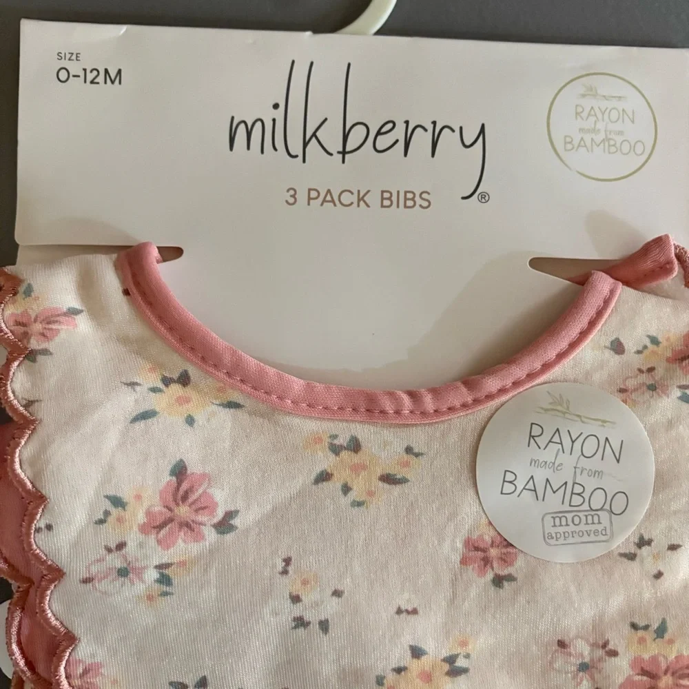Milkberry bamboo bibs new